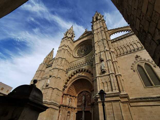 Tips for visitors & readers Mallorca's cathedral.