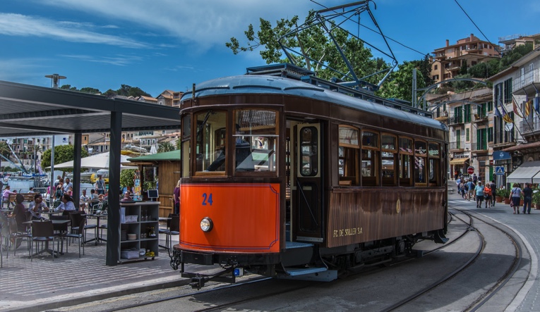 The Ferrocarril de Sóller, acronym FS, is an interurban railway and the name for the company which operates the electrified 3 ft narrow gauge tracks running between the towns of Sóller and Palma on the Spanish island of Mallorca.